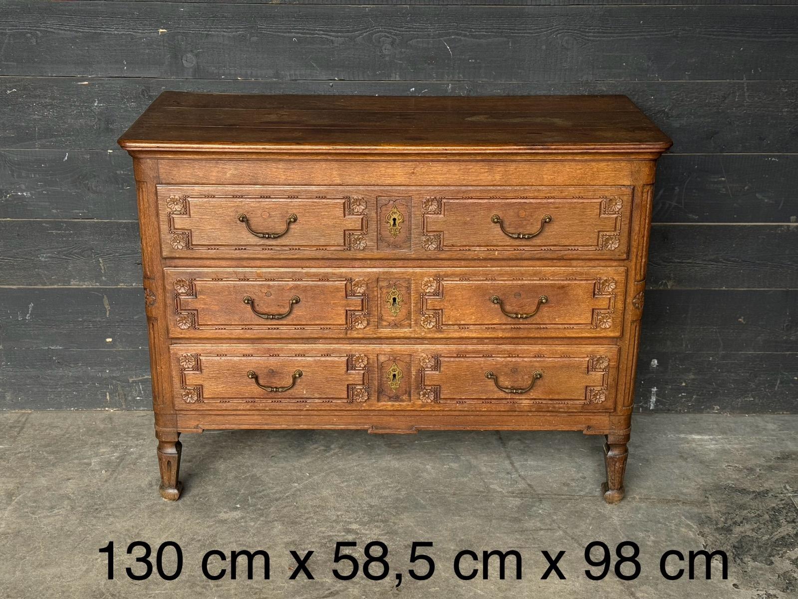 18th century chest of drawers 