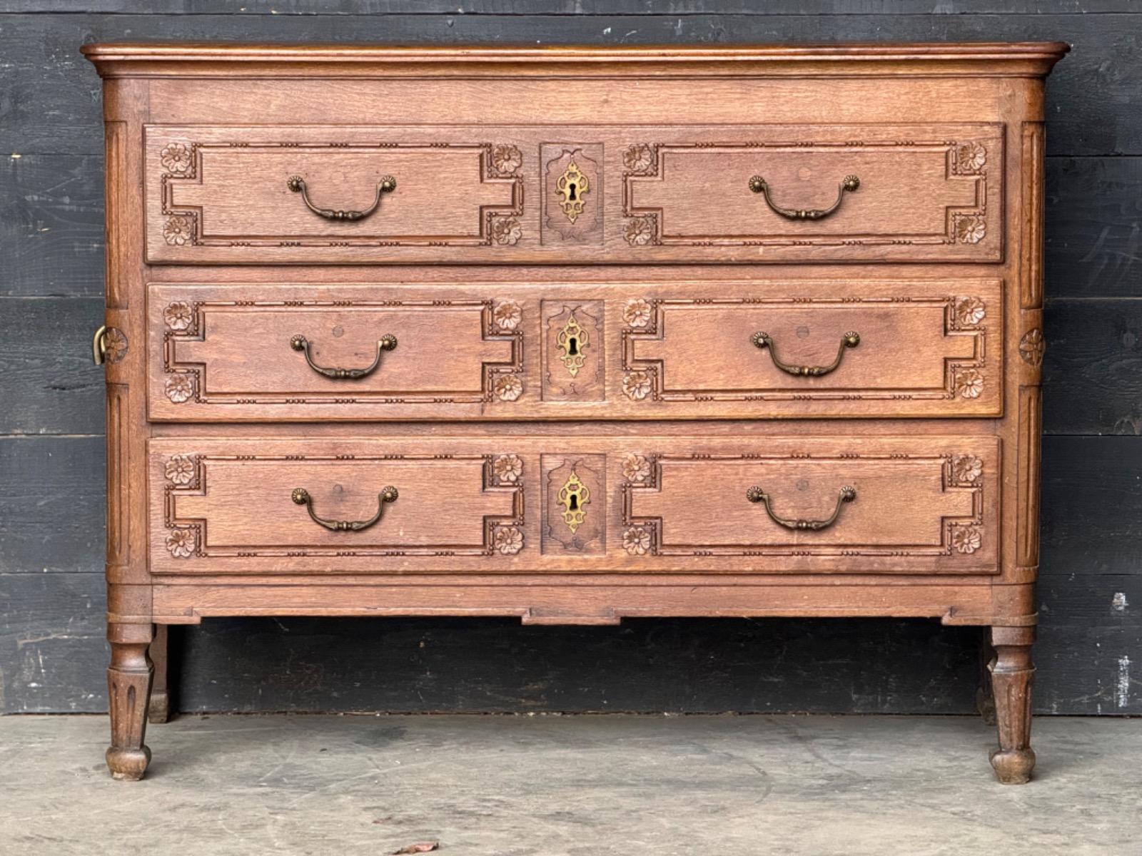 18th century chest of drawers 