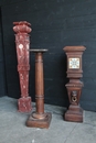 3 anciennes colonnes en bois