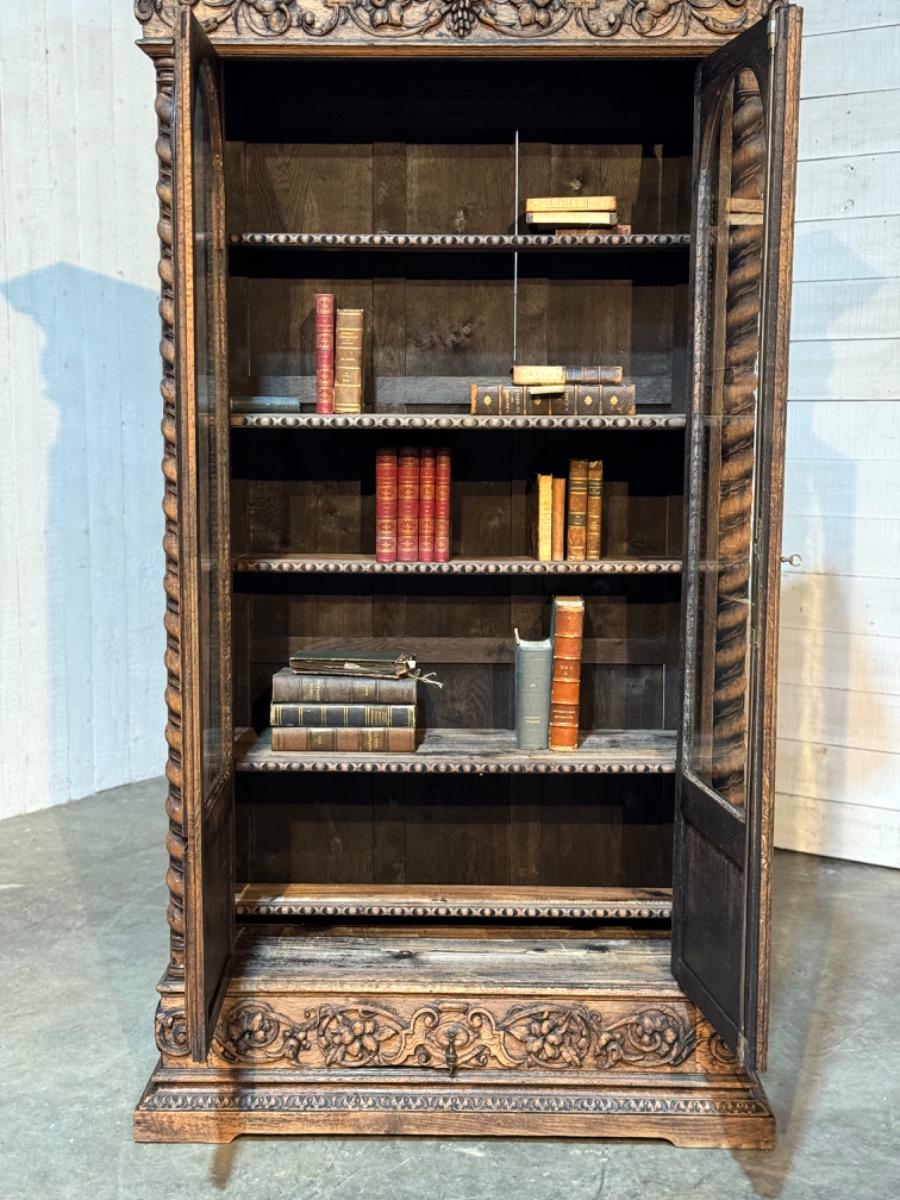 Antique bookcase in oak