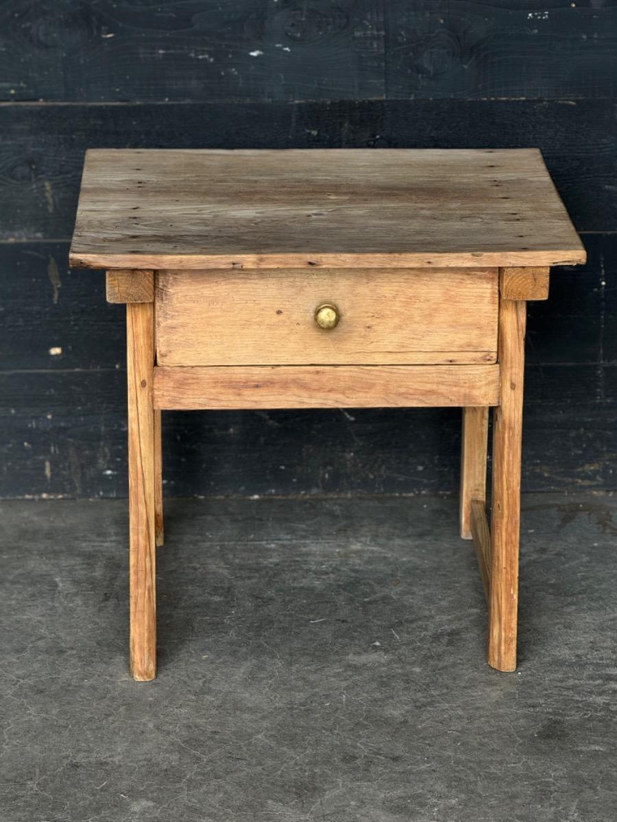 Antique pine wood mountain table with one drawer