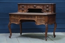 Bureau Louis XV en noyer