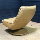 Fauteuil design en cuir des anneés 70