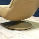 Fauteuil design en cuir des anneés 70