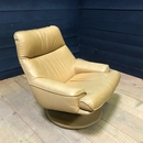 Fauteuil design en cuir des anneés 70