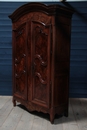 Ancienne armoire en noyer style Louis XV