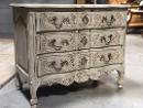 Commode patinée style Louis XV  France 20 ème