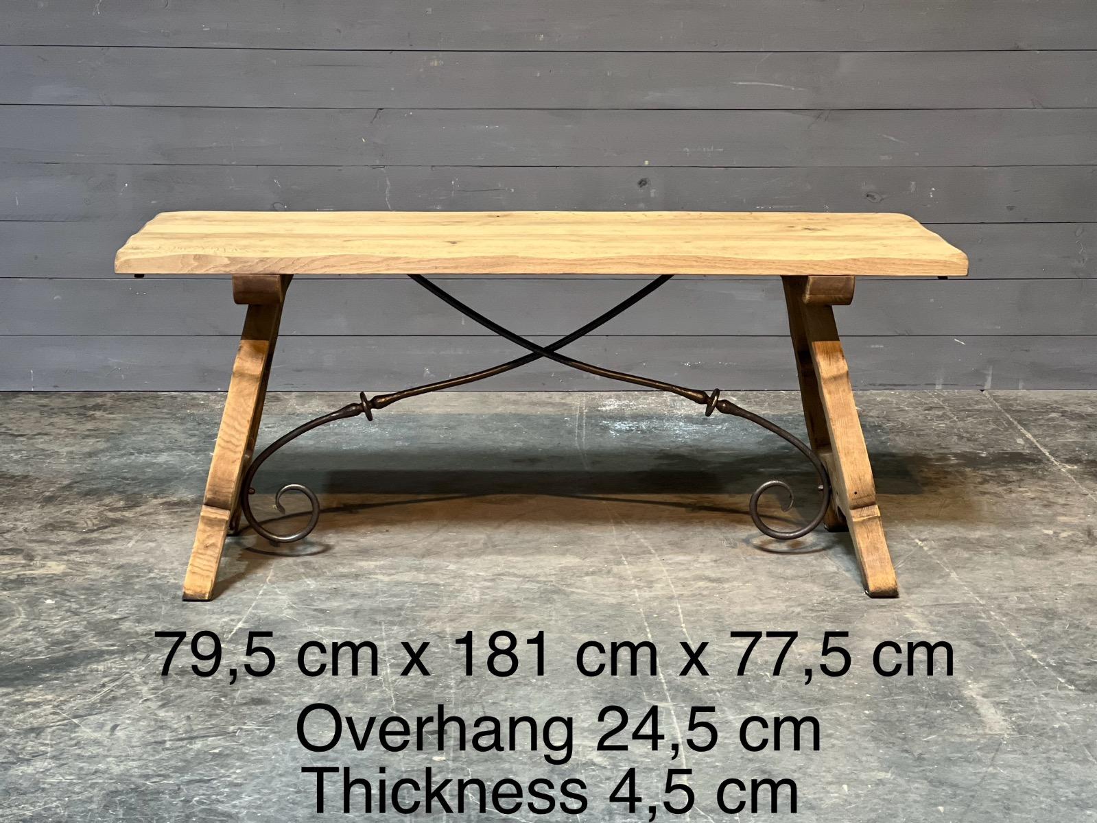 Oak spanish table 