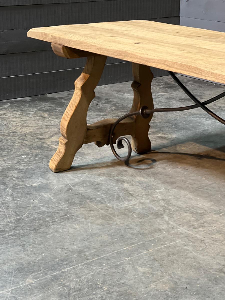 Oak spanish table 