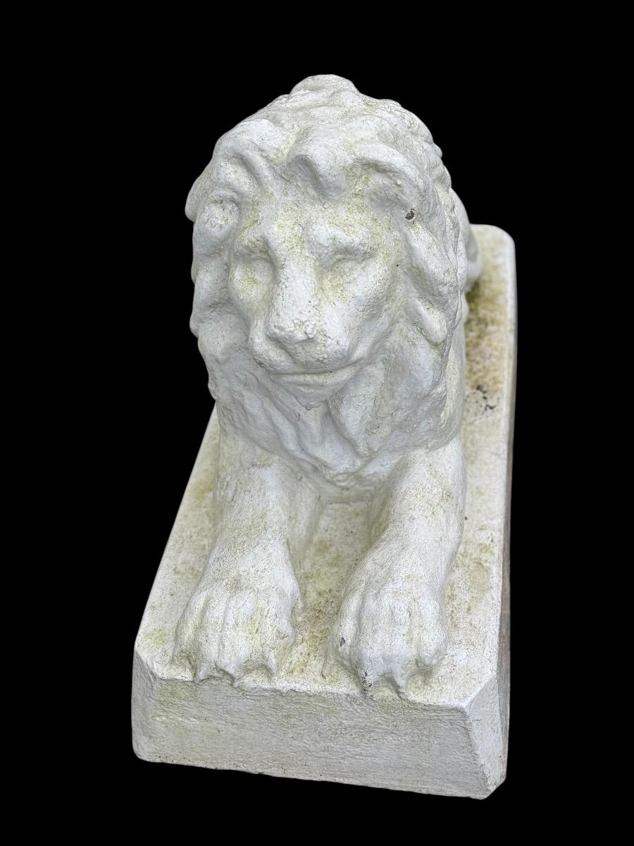 pair of concrete lions 