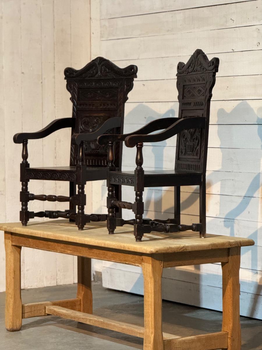 Pair of English armchairs 19 th century 