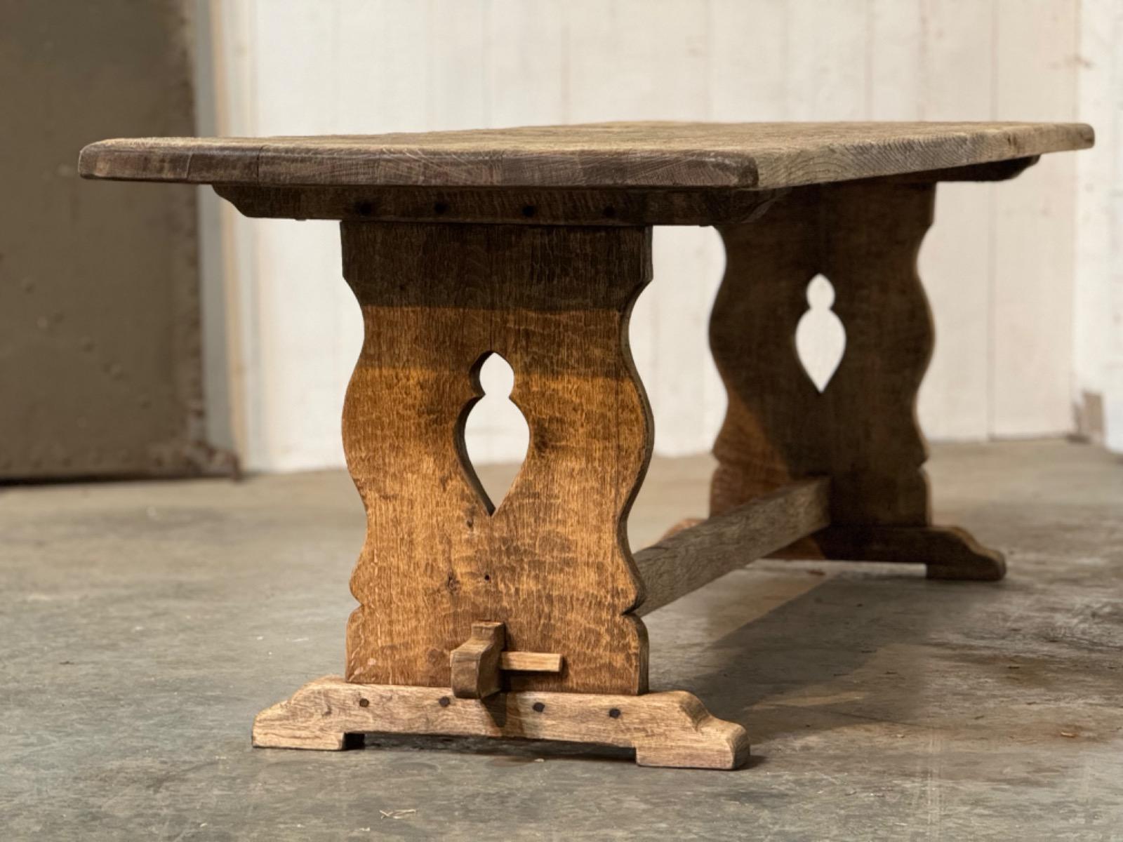 Primitive trestle table 