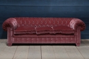 style Vintage chesterfield velvet sofa  1940